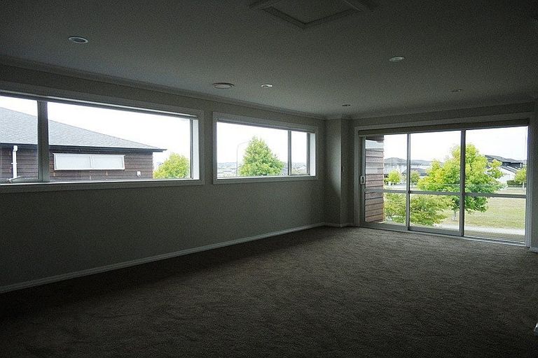 Photo of property in 4 Rossini Court, Karaka, Papakura, 2113