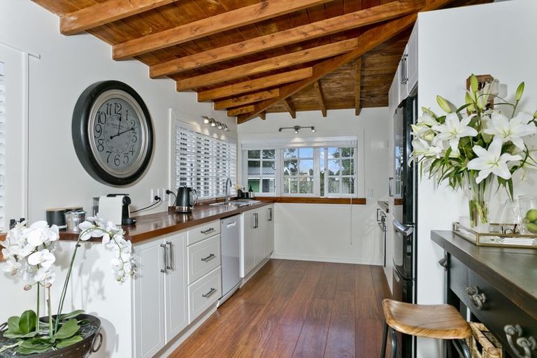 Photo of property in 16 Waitoki Road, Waitoki, Kaukapakapa, 0871