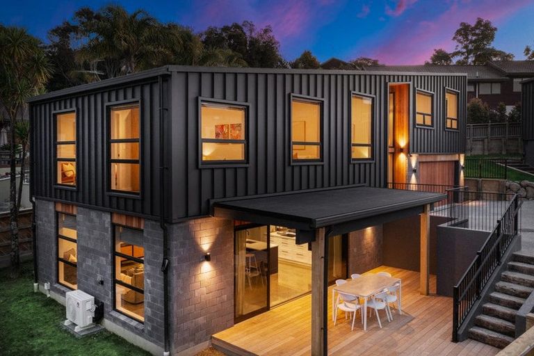 Photo of property in 9 Kaihuia Lane, Oratia, Auckland, 0604