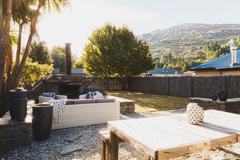 Photo of property in 1a Maple Court, Arthurs Point, Queenstown, 9371