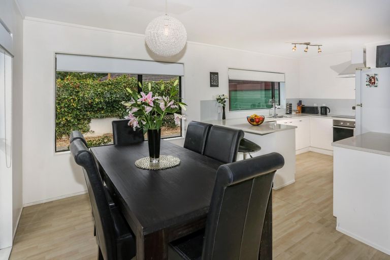 Photo of property in 41b Beach Road, Pahurehure, Papakura, 2113