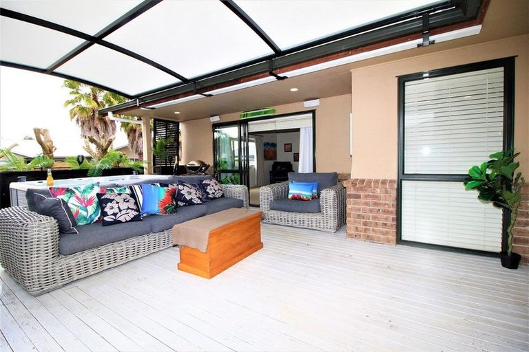 Photo of property in 6 Valleyside Way, Pukekohe, 2120