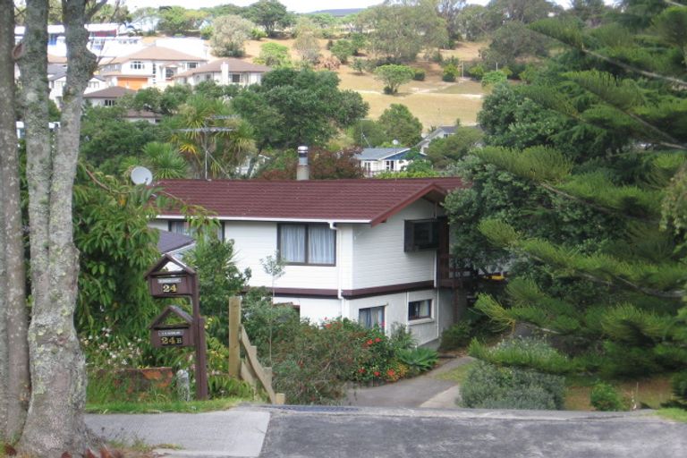 Photo of property in 22 Wyoming Avenue, Murrays Bay, Auckland, 0630