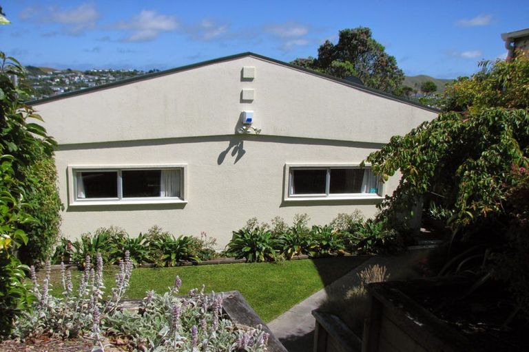 Photo of property in 47 Fitzpatrick Street, Newlands, Wellington, 6037