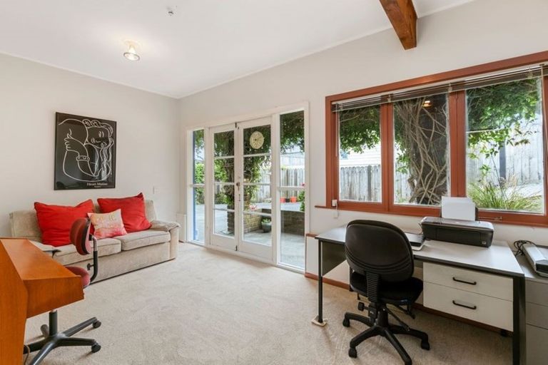 Photo of property in 41 Chapman Street, Johnsonville, Wellington, 6037