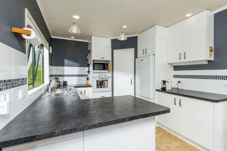 Photo of property in 3/129a Manuka Road, Bayview, Auckland, 0629