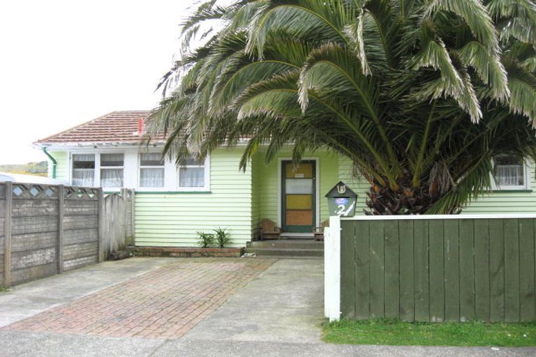 Photo of property in 2 Dewsbury Grove, Wainuiomata, Lower Hutt, 5014