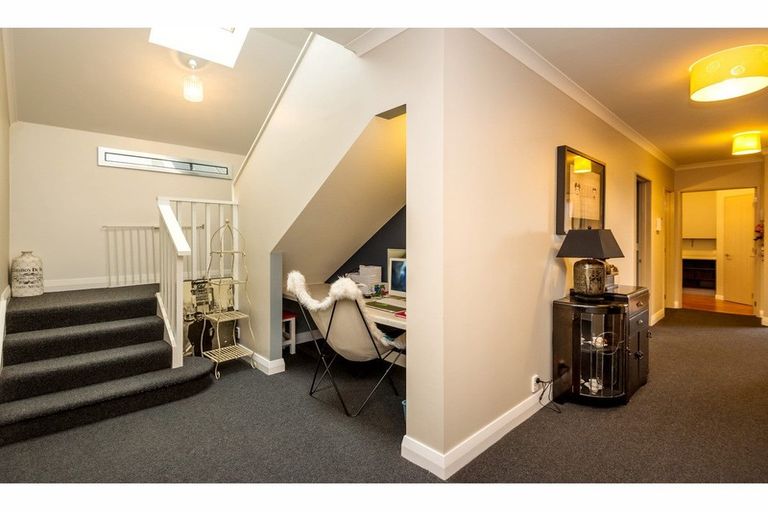 Photo of property in 16 Holiday Drive, Mairehau, Christchurch, 8052