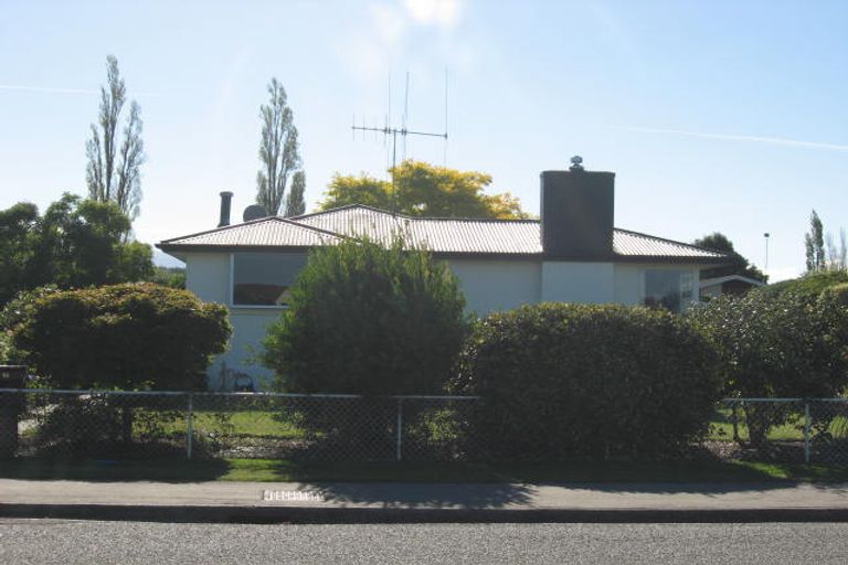 Photo of property in 19 Campbell Street, Geraldine, 7930