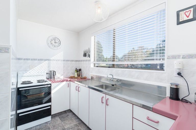 Photo of property in 2/8 Murray Street, Wallaceville, Upper Hutt, 5018