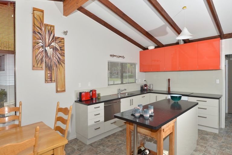 Photo of property in 65 Urquharts Bay Road, Whangarei Heads, Whangarei, 0174