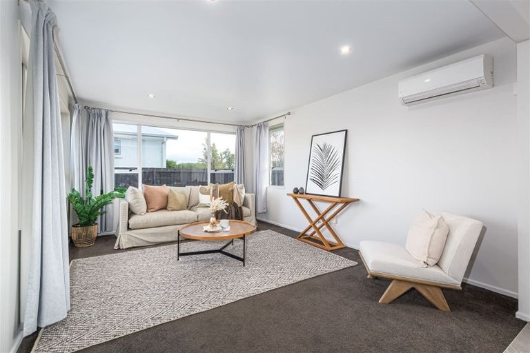 Photo of property in 15 Royal Park Drive, Parklands, Christchurch, 8083