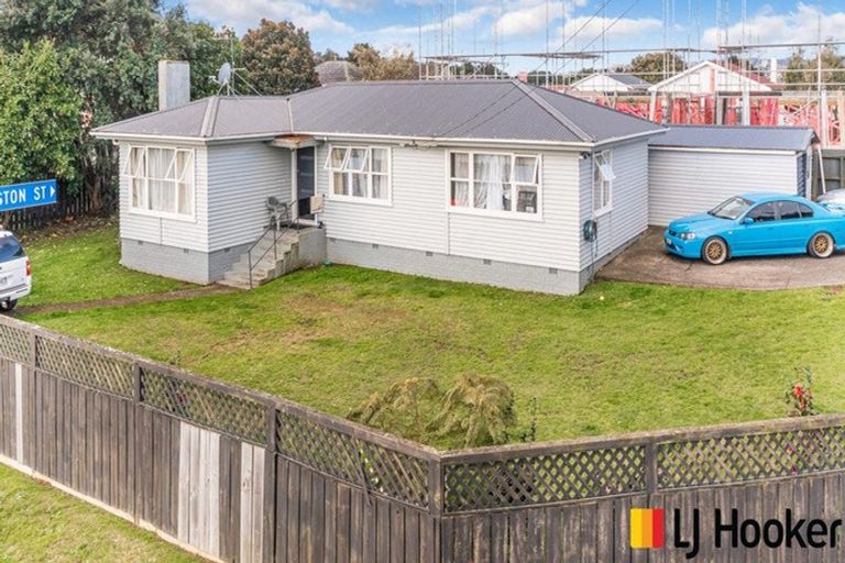 Photo of property in 8 Royal Arch Place, Rosehill, Papakura, 2113