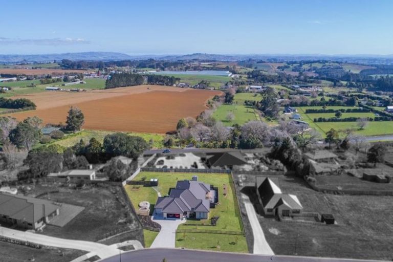 Photo of property in 5 Bernora Crescent, Bombay, 2675