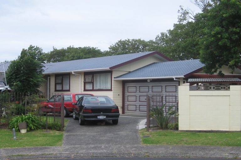 Photo of property in 12 Lenihan Street, Northcote, Auckland, 0627