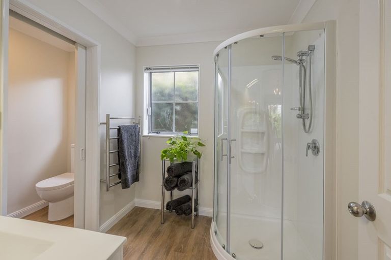 Photo of property in 321 Te Moana Road, Waikanae, 5036