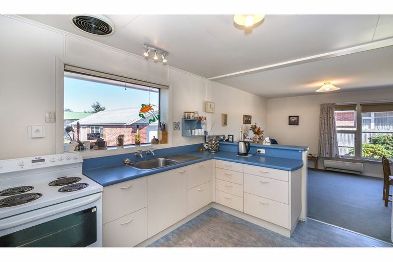 Photo of property in 8 Roslyn Avenue, Mairehau, Christchurch, 8052