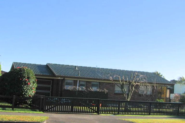 Photo of property in 1/38 Clevedon Road, Papakura, 2110