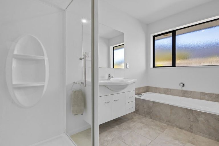Photo of property in 5 Whitby Close, Waikawa, Picton, 7220