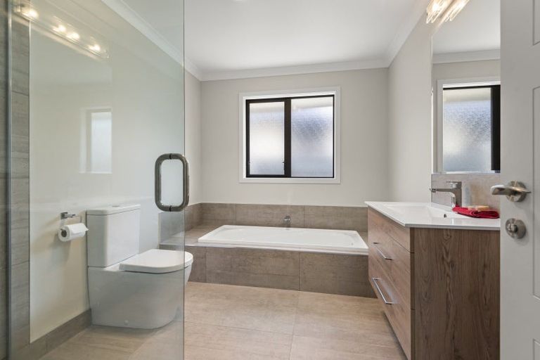 Photo of property in 39 Shamrock Street, Takaro, Palmerston North, 4412