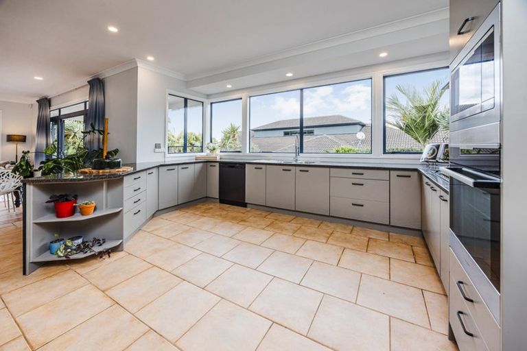 Photo of property in 62 Keywella Drive, Conifer Grove, Takanini, 2112