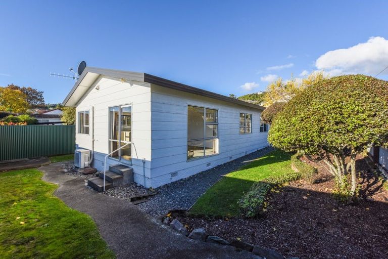 Photo of property in 32 Taupata Street, Stoke, Nelson, 7011