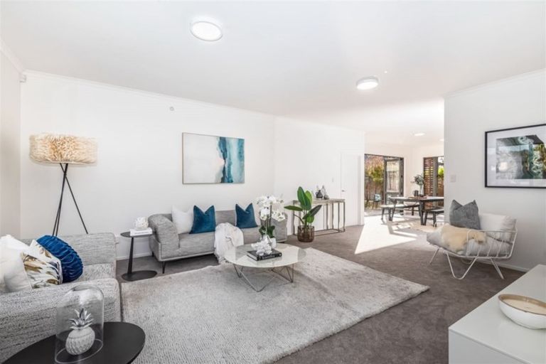 Photo of property in 5 Ashurst Lane, Greenhithe, Auckland, 0632