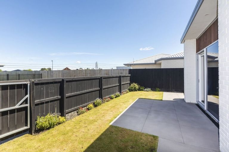 Photo of property in 16 Glen Rosa Lane, Broomfield, Christchurch, 8042