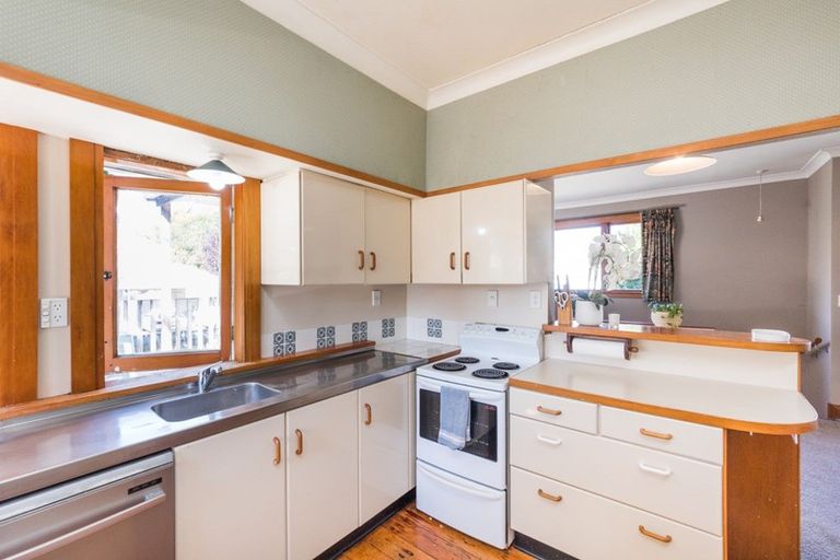 Photo of property in 28 Karina Terrace, Roslyn, Palmerston North, 4414