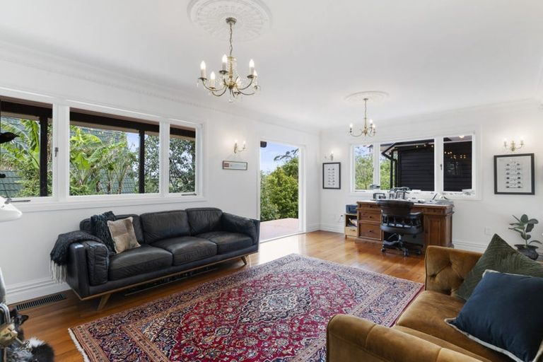 Photo of property in 16 Fenton Terrace, Cockle Bay, Auckland, 2014