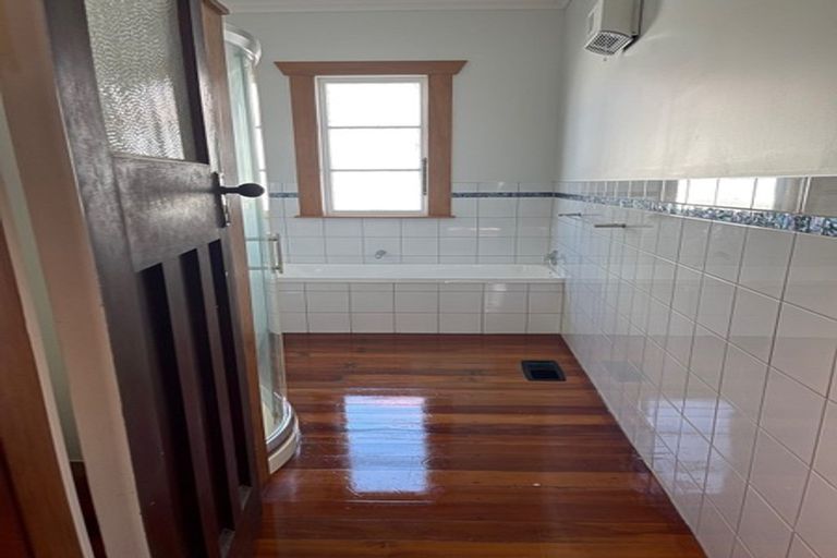 Photo of property in 16 Kensington Avenue, Petone, Lower Hutt, 5012