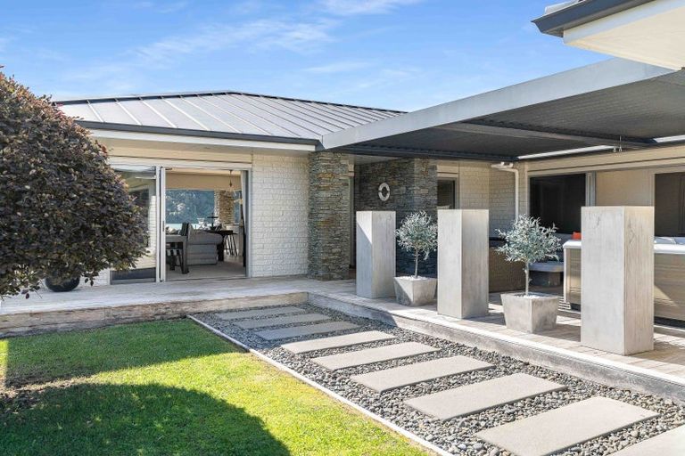 Photo of property in 209 Beach Road, Whangamata, 3620