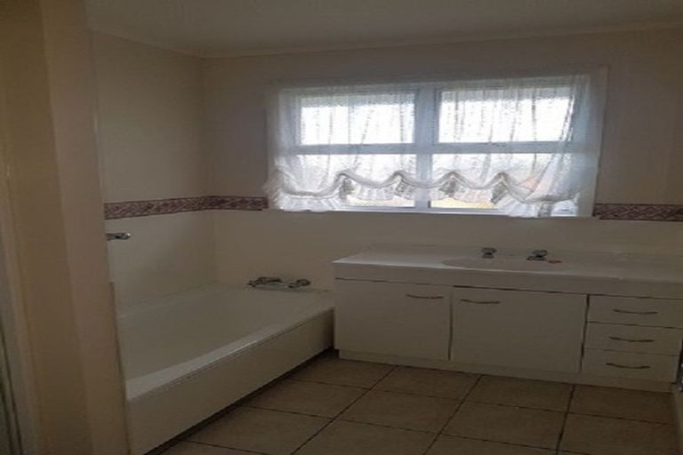 Photo of property in 5 Hillcrest Street, Glen Avon, New Plymouth, 4312