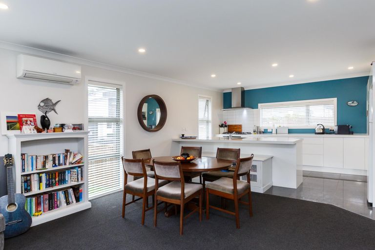 Photo of property in 14 Freedom Drive, Kelvin Grove, Palmerston North, 4414