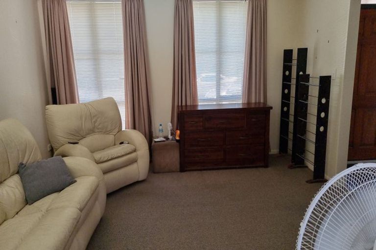 Photo of property in 4 Feeny Crescent, East Tamaki, Auckland, 2013