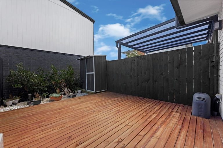 Photo of property in 2/119 Bruce Mclaren Road, Henderson, Auckland, 0612