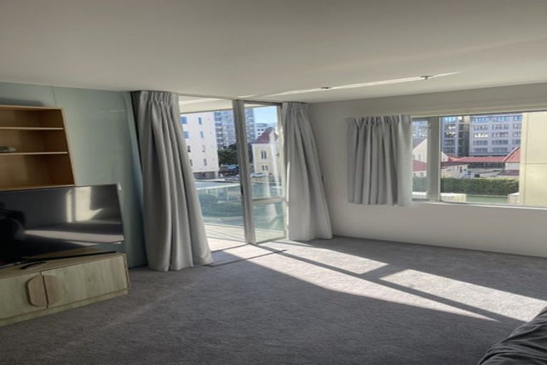 Photo of property in Sanctum Apartments, 35/10b Ebor Street, Te Aro, Wellington, 6011