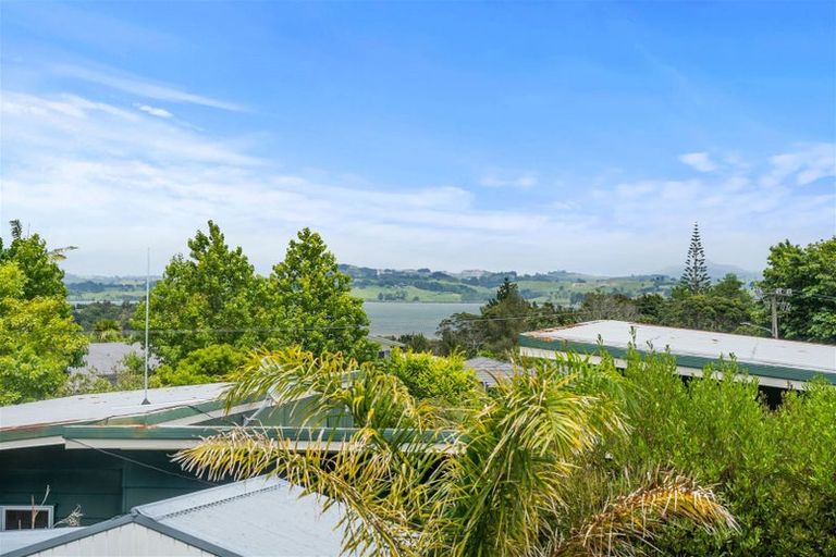 Photo of property in 15 Old Onerahi Road, Onerahi, Whangarei, 0110