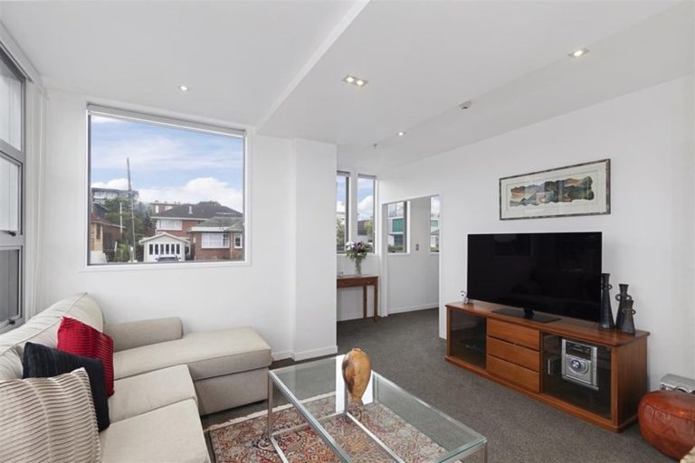 Photo of property in Maison Apartments, 111/16 Huron Street, Takapuna, Auckland, 0622