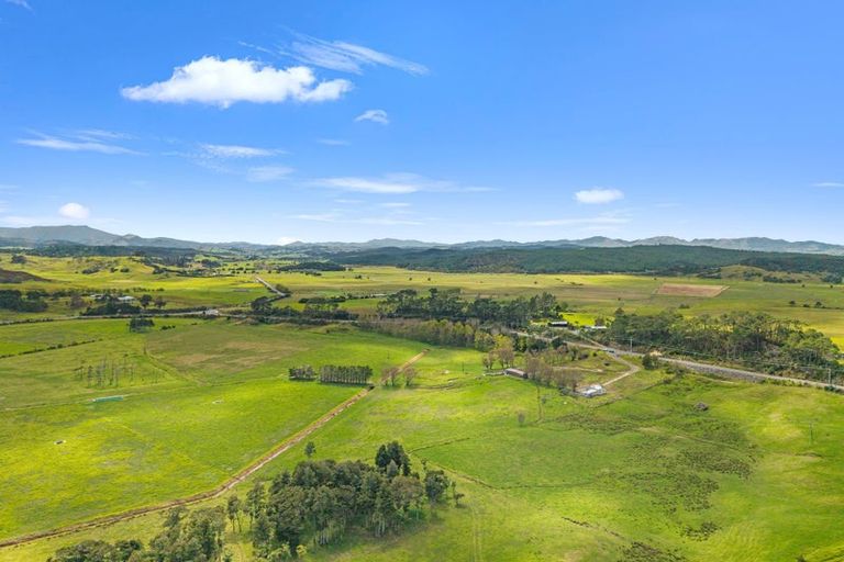 Photo of property in 413 Waihue Road, Dargaville, 0372
