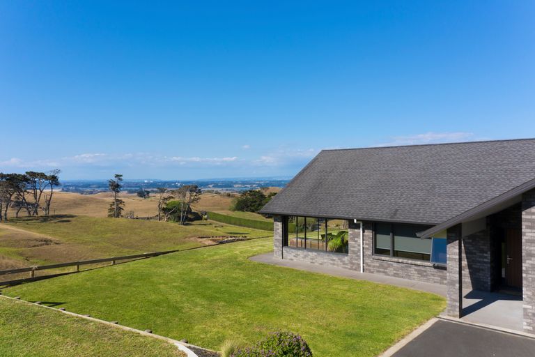 Photo of property in 63 Aldred Road, Karioitahi, Waiuku, 2683