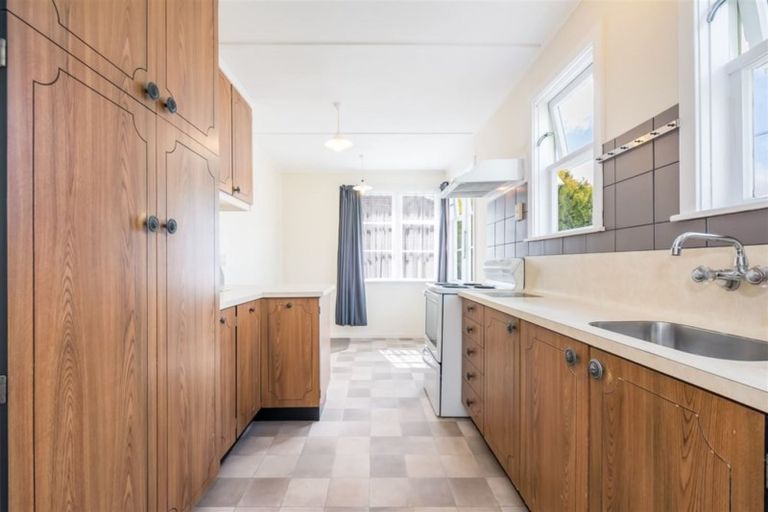 Photo of property in 361 Cambridge Terrace, Naenae, Lower Hutt, 5011