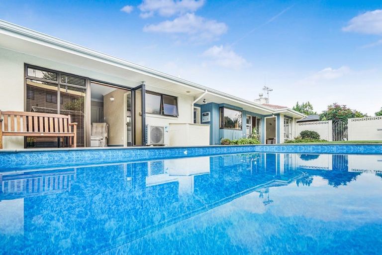 Photo of property in 51 Glen Lynne Avenue, Queenwood, Hamilton, 3210