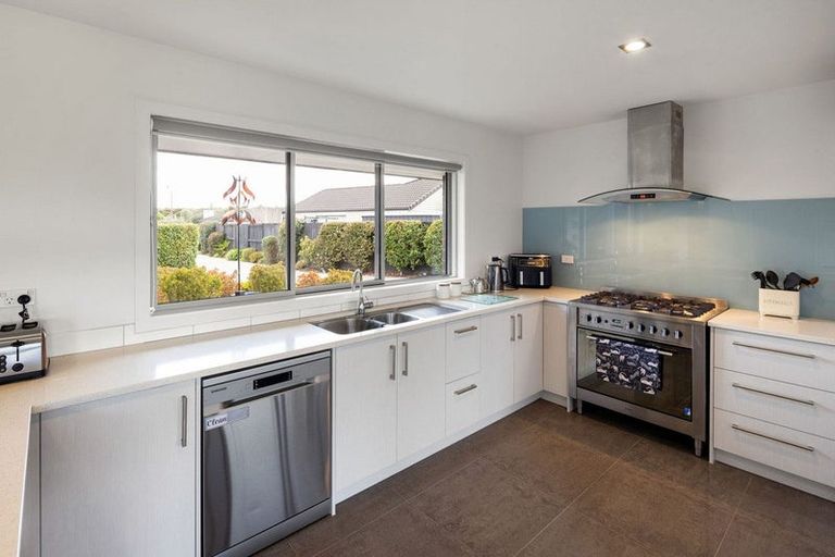 Photo of property in 34 Madison Street, Cambridge, 3434