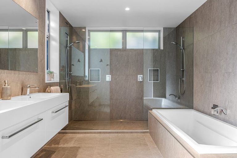 Photo of property in 33a Bowenvale Avenue, Cashmere, Christchurch, 8022