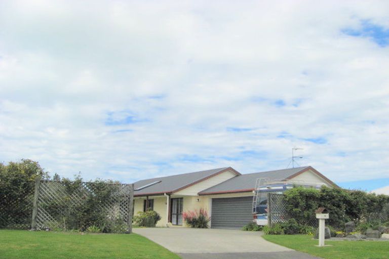 Photo of property in 6 Stopforth Street, Woodend, 7610