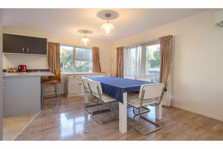 Photo of property in 40 Roberts Road, Glenfield, Auckland, 0629