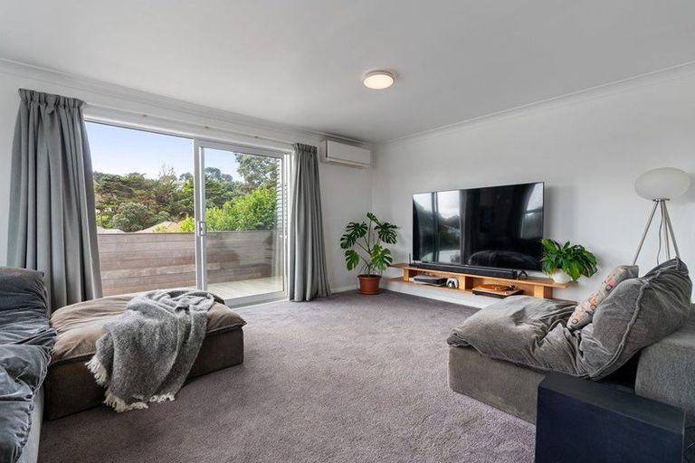 Photo of property in 11 Cavendish Square, Strathmore Park, Wellington, 6022