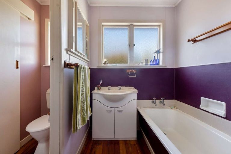 Photo of property in 4 Sardinha Place, Marfell, New Plymouth, 4310