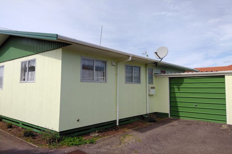 Photo of property in 1/10 Ropiha Street, Fitzroy, New Plymouth, 4312